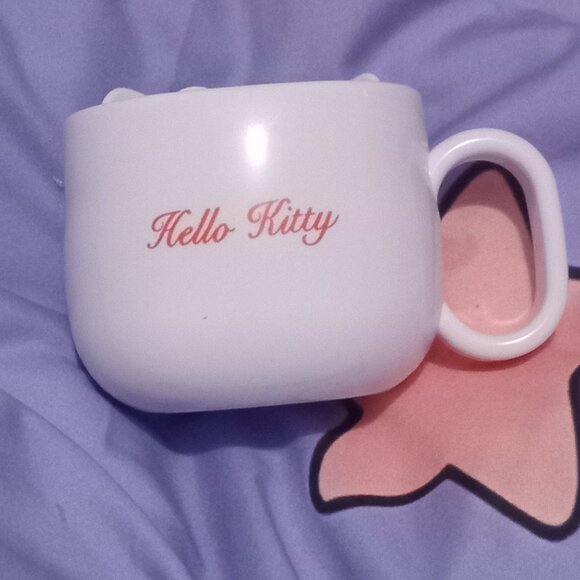 Sanrio Hello Kitty Cup - Picture 2 of 3